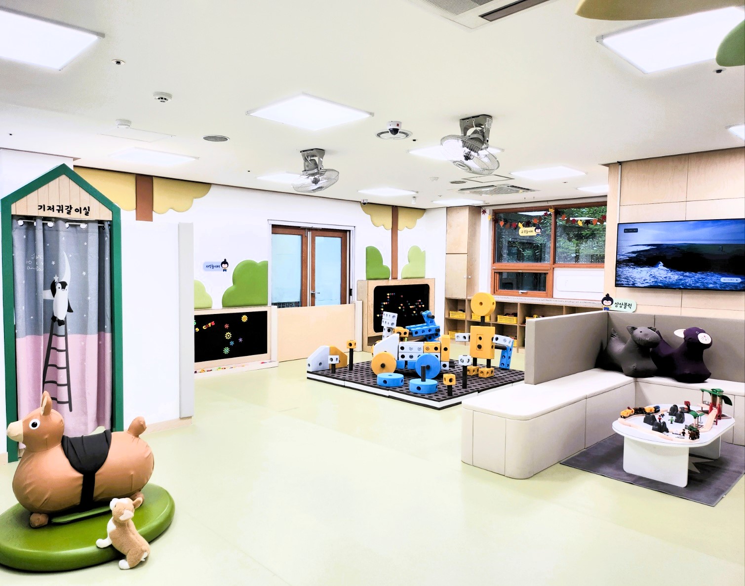 키즈카페전경 썸네일